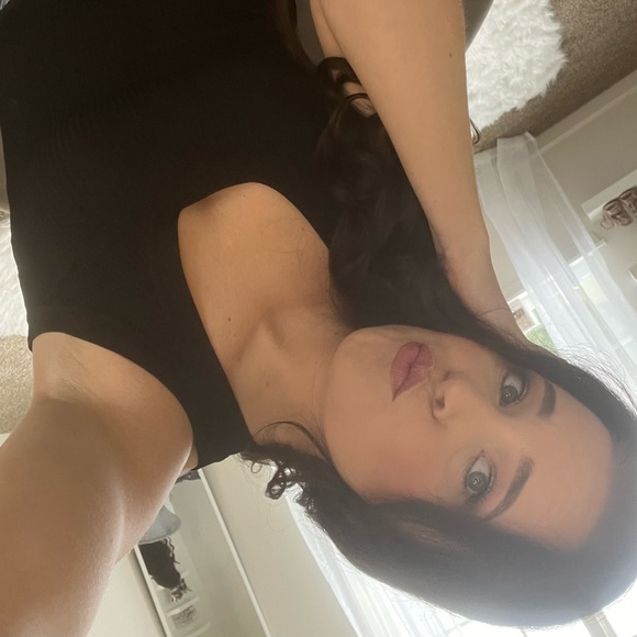 Meet your Posher, Julia - Picture 1 of 1